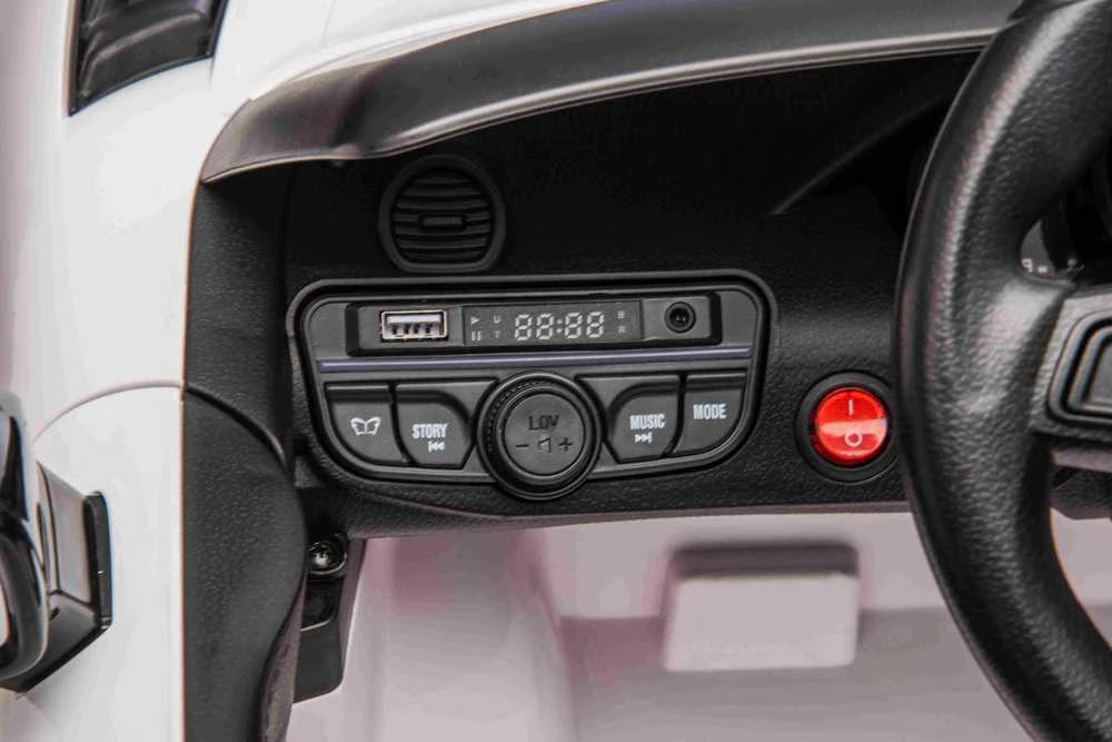 Roger Elektromobilis Porsche Spyder RS 718, Baltas