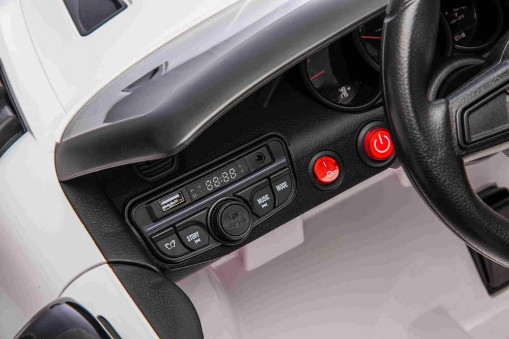 Elektromobilis Porsche 718 MP4, Baltas