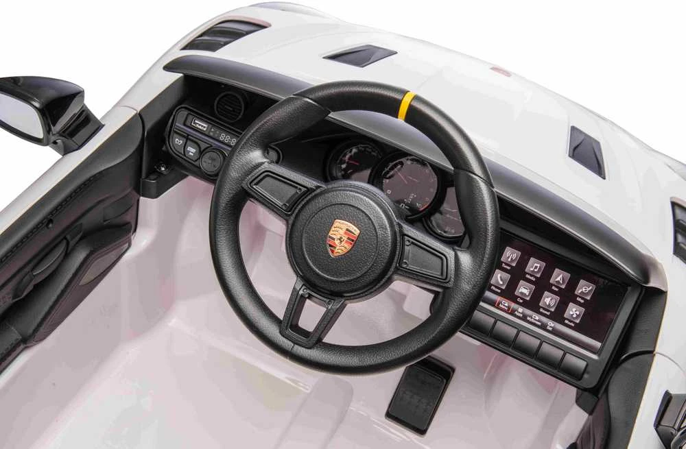 Elektromobilis Porsche 718 MP4, Baltas