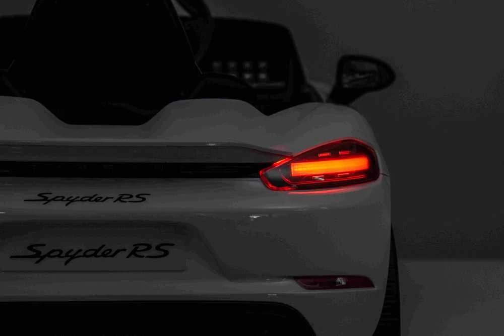 Elektromobilis Porsche 718 MP4, Baltas