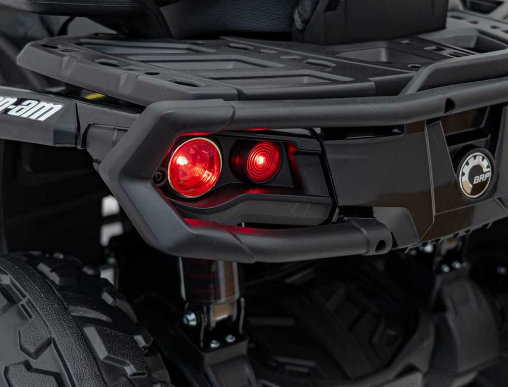 Quad Can Am Outlander ATV Juodas
