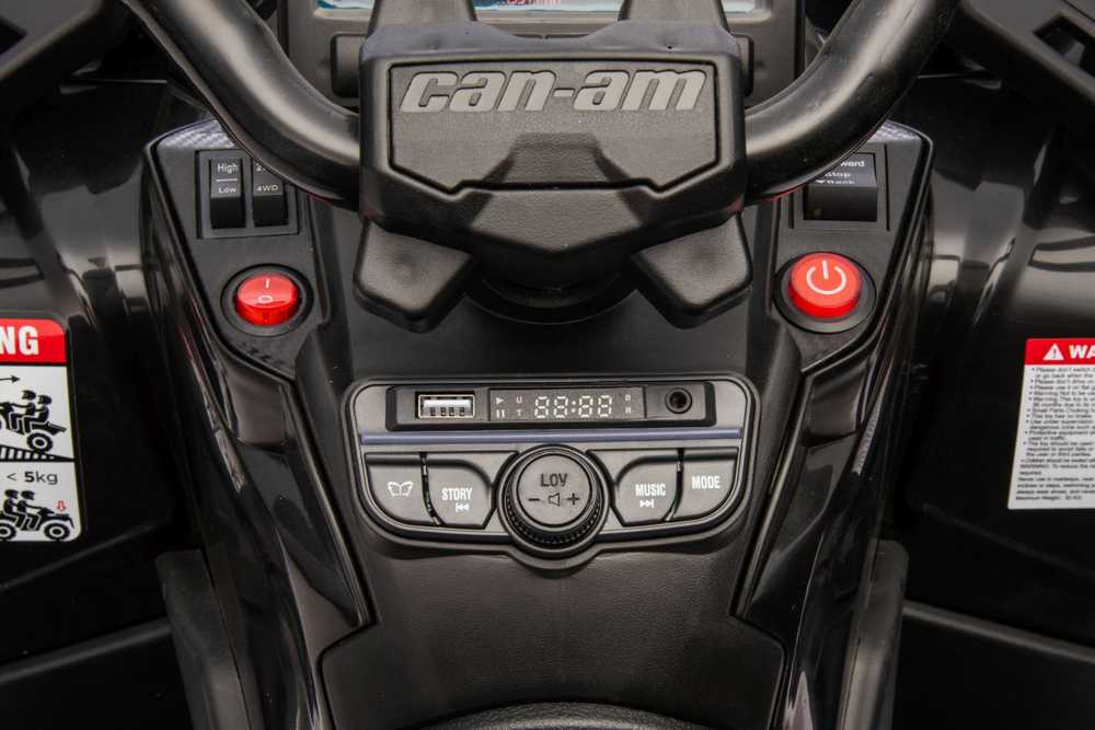 Quad Can Am Outlander ATV Juodas
