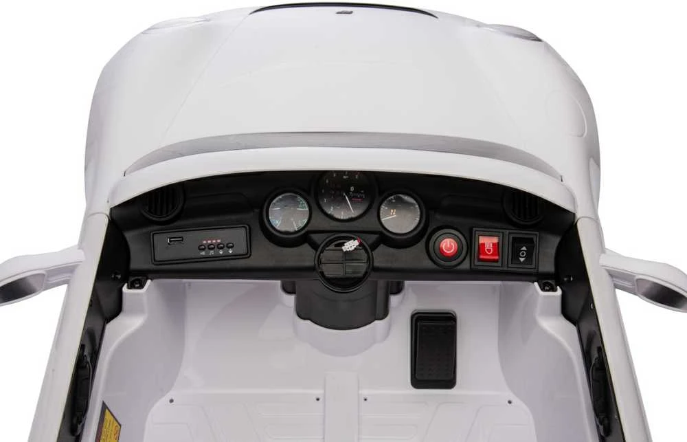 Elektromobilis RUF CTR3, Baltas