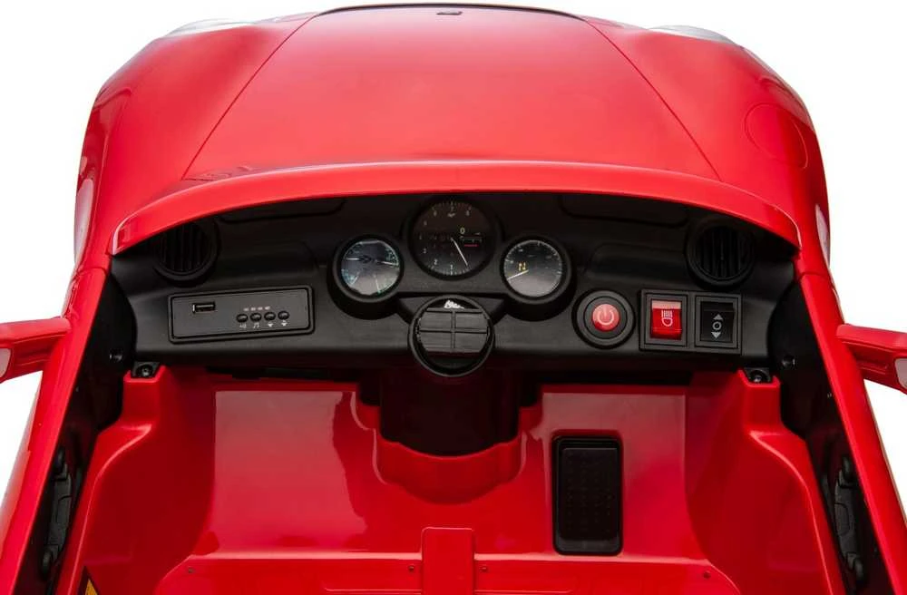 Elektromobilis RUF CTR3, Raudona