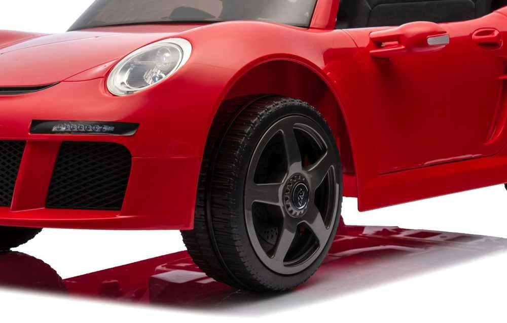 Elektromobilis RUF CTR3, Raudona