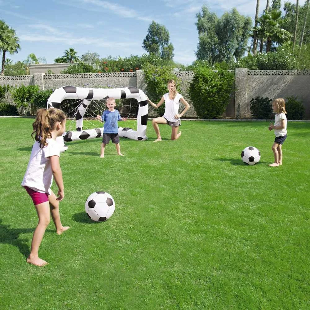 Pripučiami futbolo vartai + Bestway kamuoliai 52058