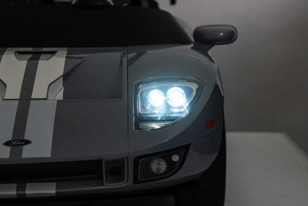 Elektromobilis Ford GT, Pilkas