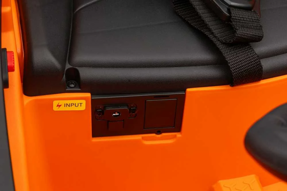 Oranžinis Elektromobilis Lamborghini Revuelto, Oranžinis