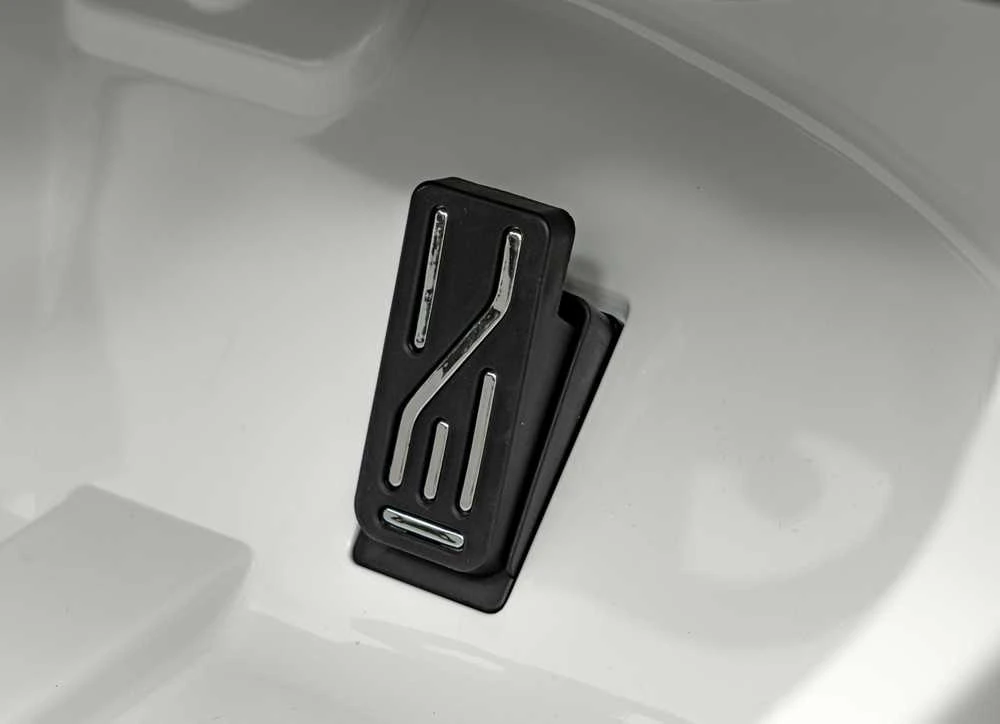 Važiuoklė Mercedes Benz AMG SL63 Baltas