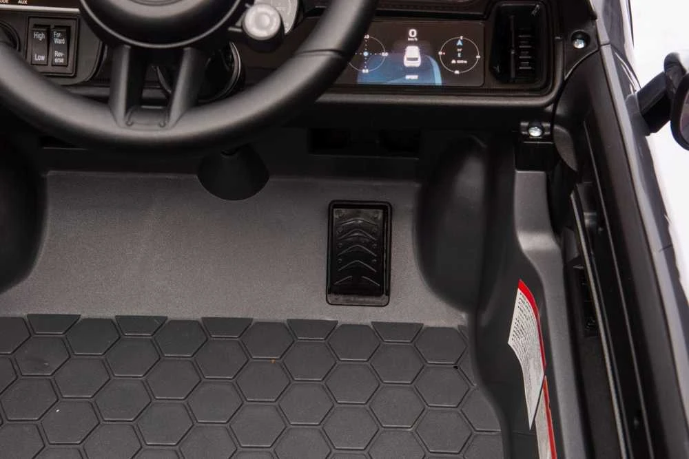Elektromobilis Porsche Cayenne, Juodas