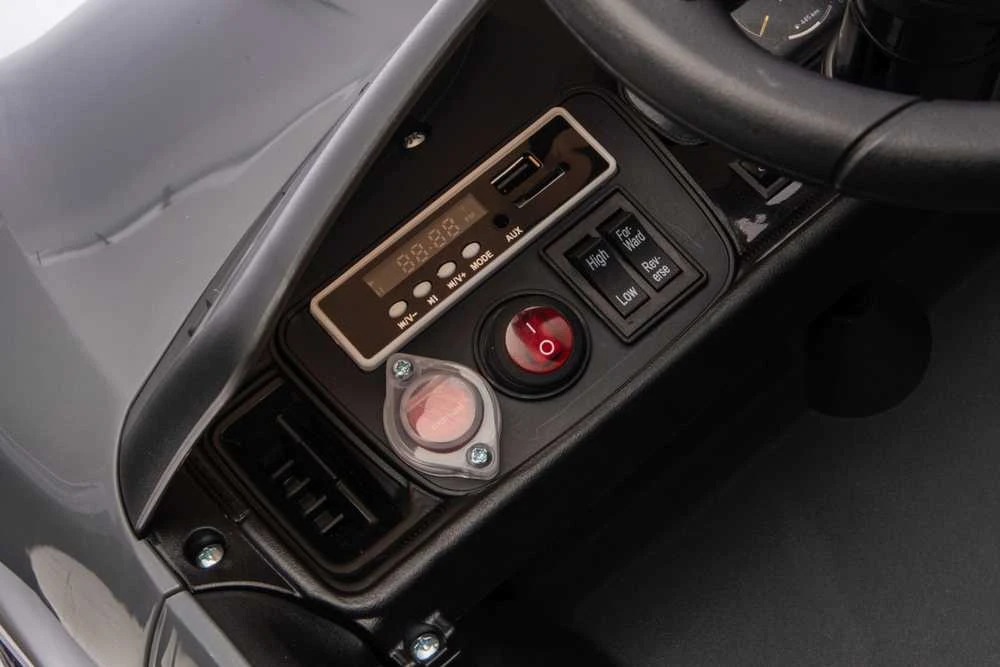 Elektromobilis Porsche Cayenne, Juodas