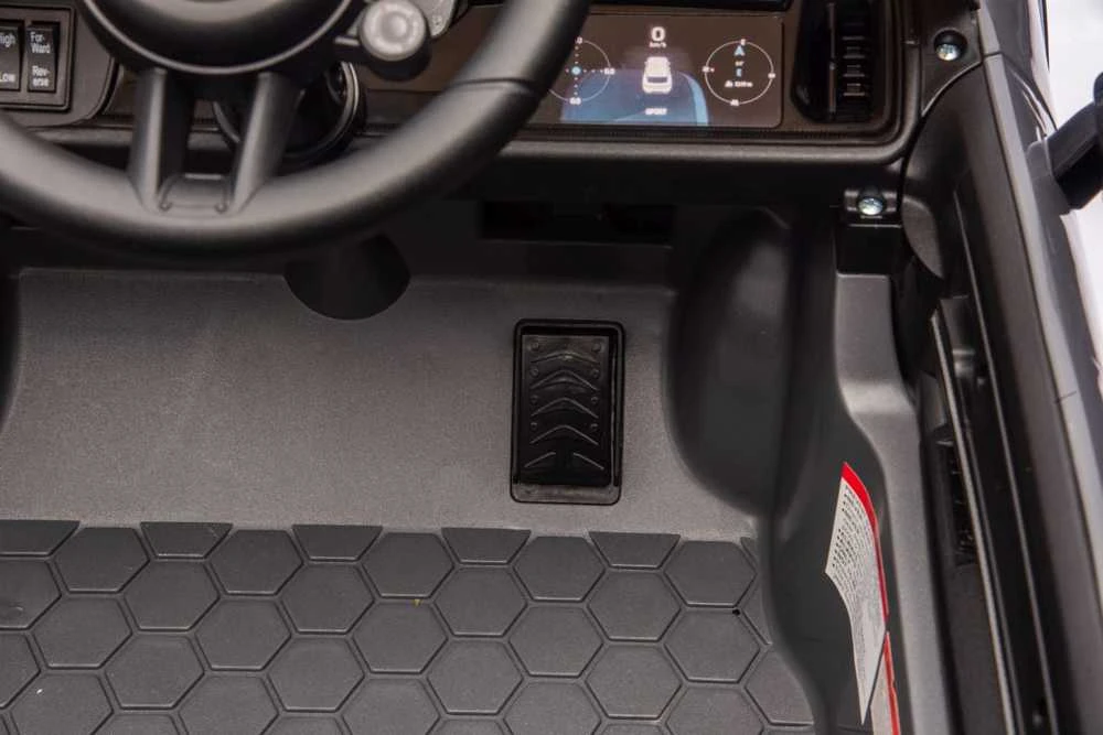 Elektromobilis Porsche Cayenne, Juodas