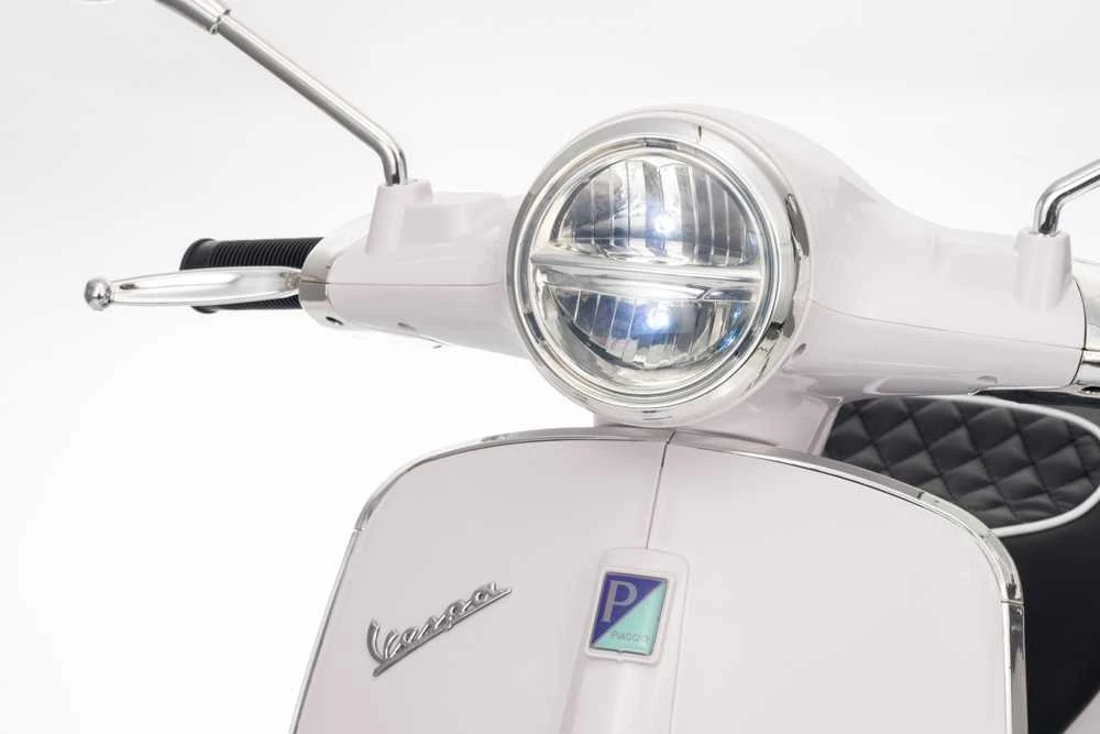 Elektrinis motoroleris Vespa ROMA, Baltas