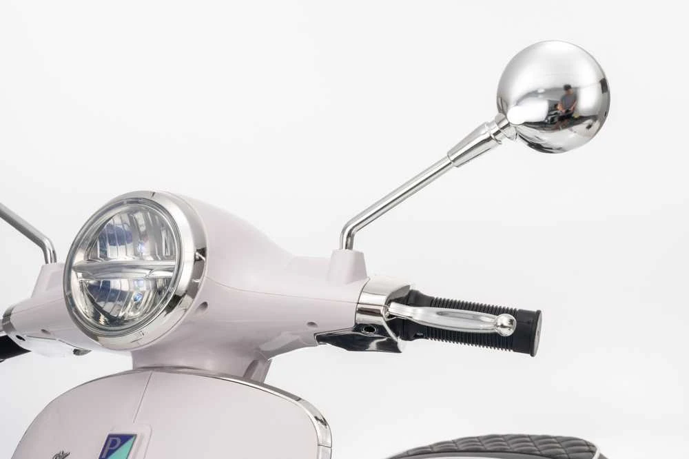Elektrinis motoroleris Vespa ROMA, Baltas