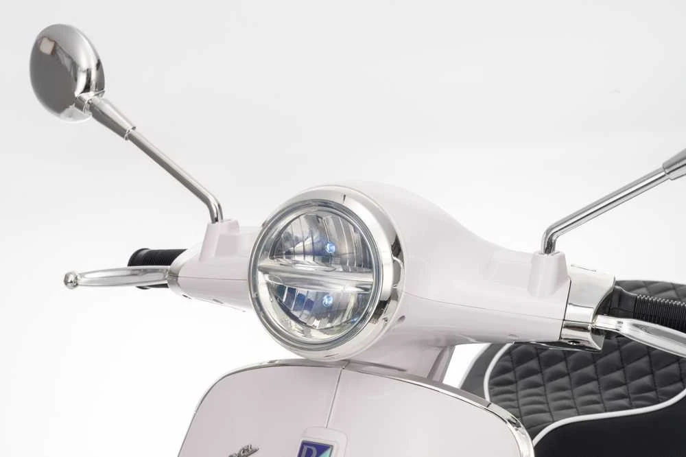 Elektrinis motoroleris Vespa ROMA, Baltas