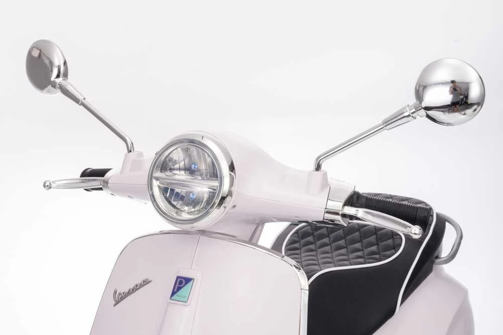 Elektrinis motoroleris Vespa ROMA, Baltas