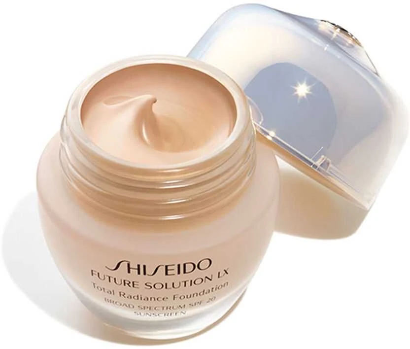 Shiseido Future Solution LX Total Radiance Foundation jauninamasis makiažo pagrindas SPF 15, atspalvis: Neutral 3, 30 ml