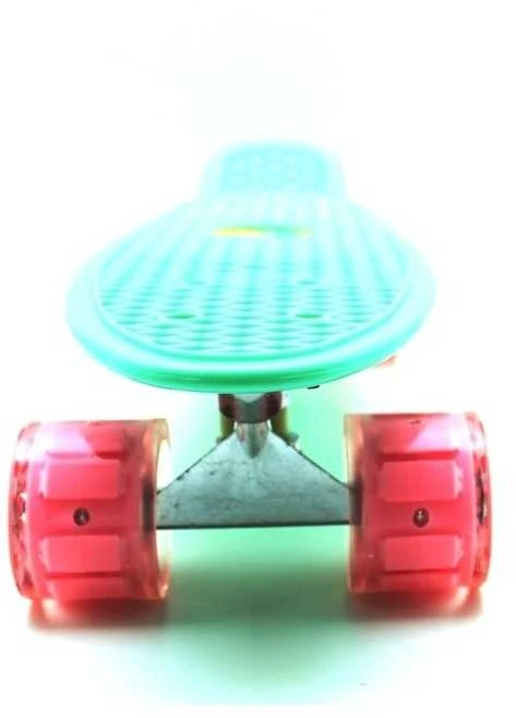 Riedlentė Pennyboard 58cm su šviečiančiais ratukais