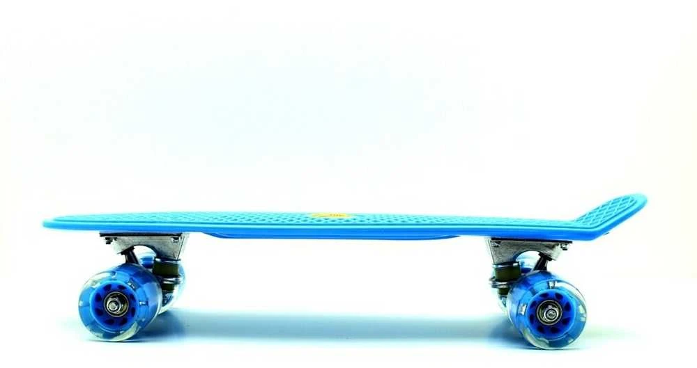 Riedlentė Pennyboard 58cm su šviečiančiais ratukais