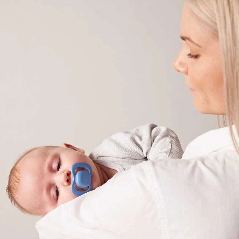 B.BOX BB300308 čiulptukas naujagimiui ir kūdikiui 2 vnt simetriškas silikonas 0-6m mėlynas/mėlynas
