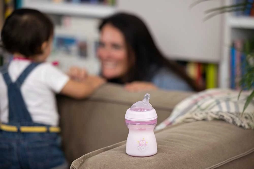 Chicco Buteliukas plastikowa NaturalFeeling rožinė 250ml 2m+