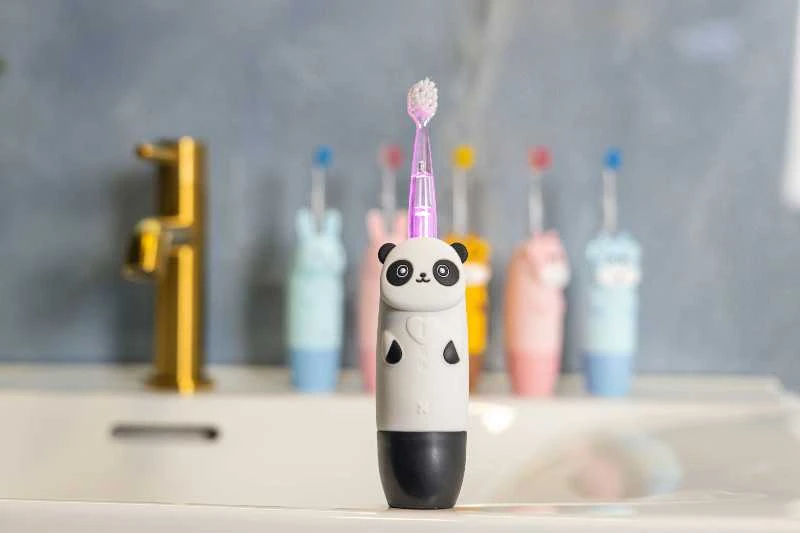 InnoGiO elektrinis dantų šepetėlis panda juodas GIO-451