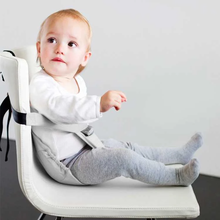 MINIMONKEY MKY_00000396 Vaikiškos kėdutės diržai Mini kėdė 6m+ šviesiai pilka