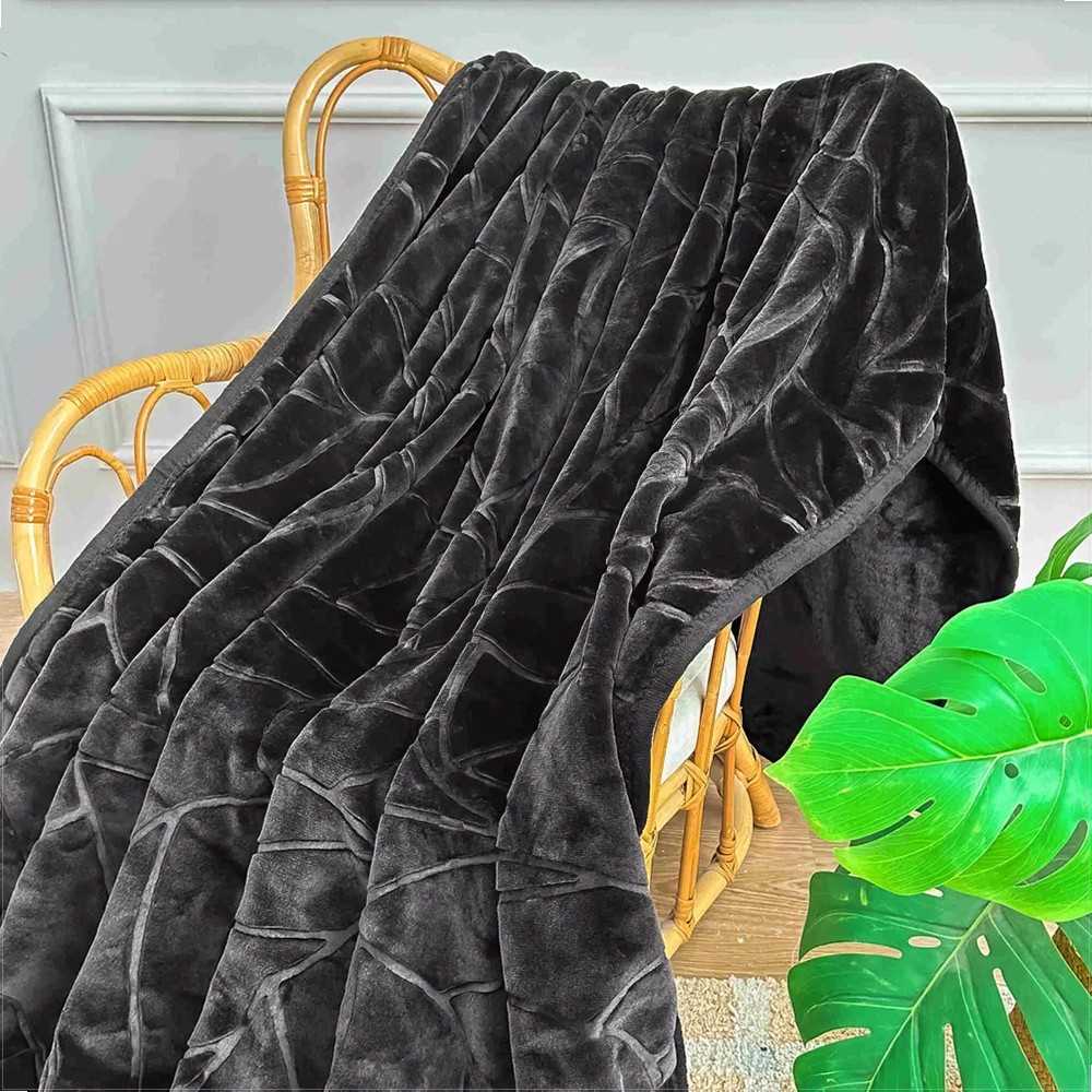Akrilinis pledas 200x220 cm, juodas reljefinis lapų raštas, dekoratyvinis užtiesalas arba lovatiesė, storas šiltas pledas, kelioninis krepšys, minkšta antklodė