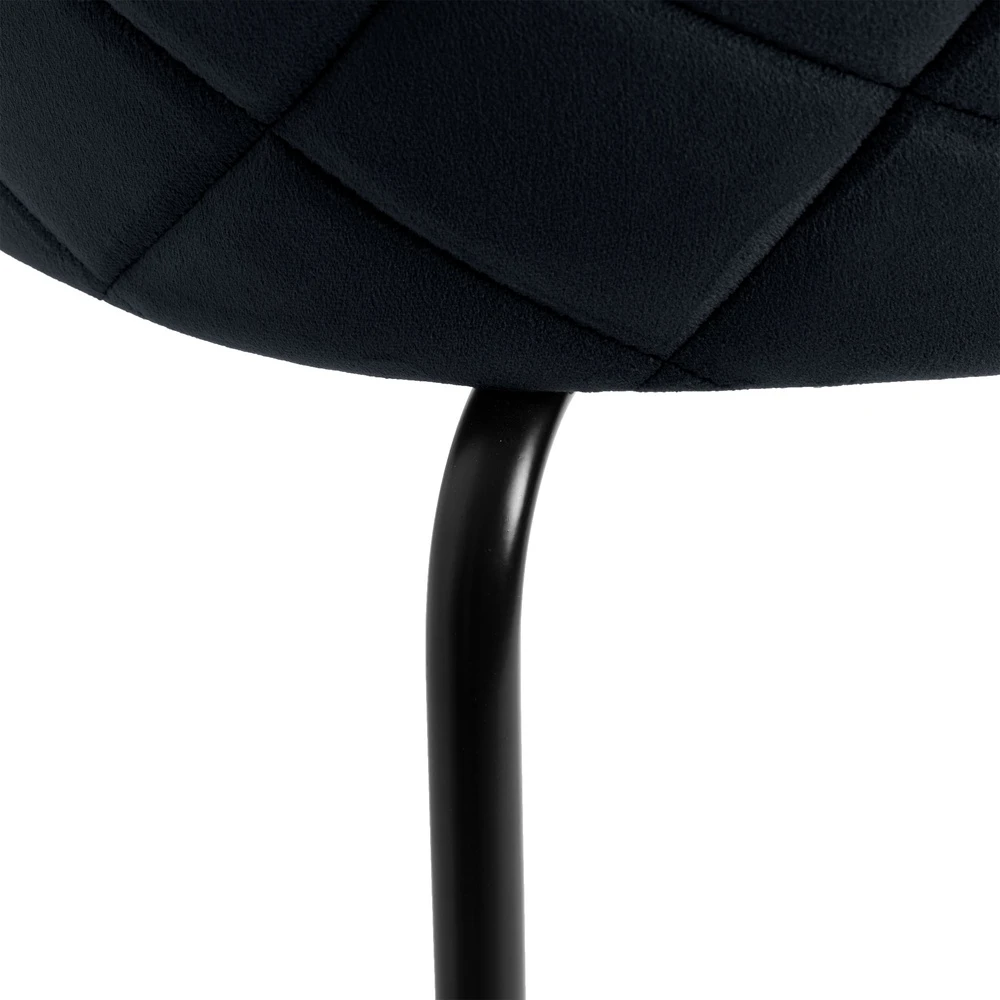 Aksominė valgomojo kėdė, juodos metalinės kojos, geometrinis dygsniavimas, 78 cm aukščio, juoda akcento kėdė, virtuvės kėdė, moderni valgomojo kėdė, dizainerio kėdė