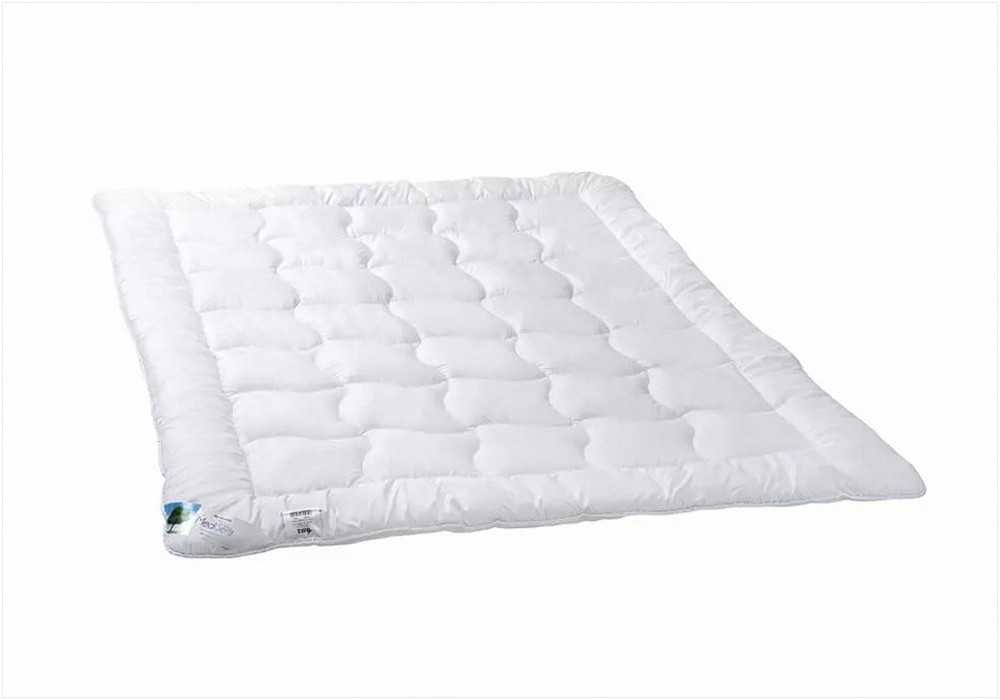 Antialerginė antklodė 4 metų laikų, 200x220 cm, sergantiems astma ir alergija, 1600g + 600g, balta, su PiureFill pluoštu, dvigulė patalynė