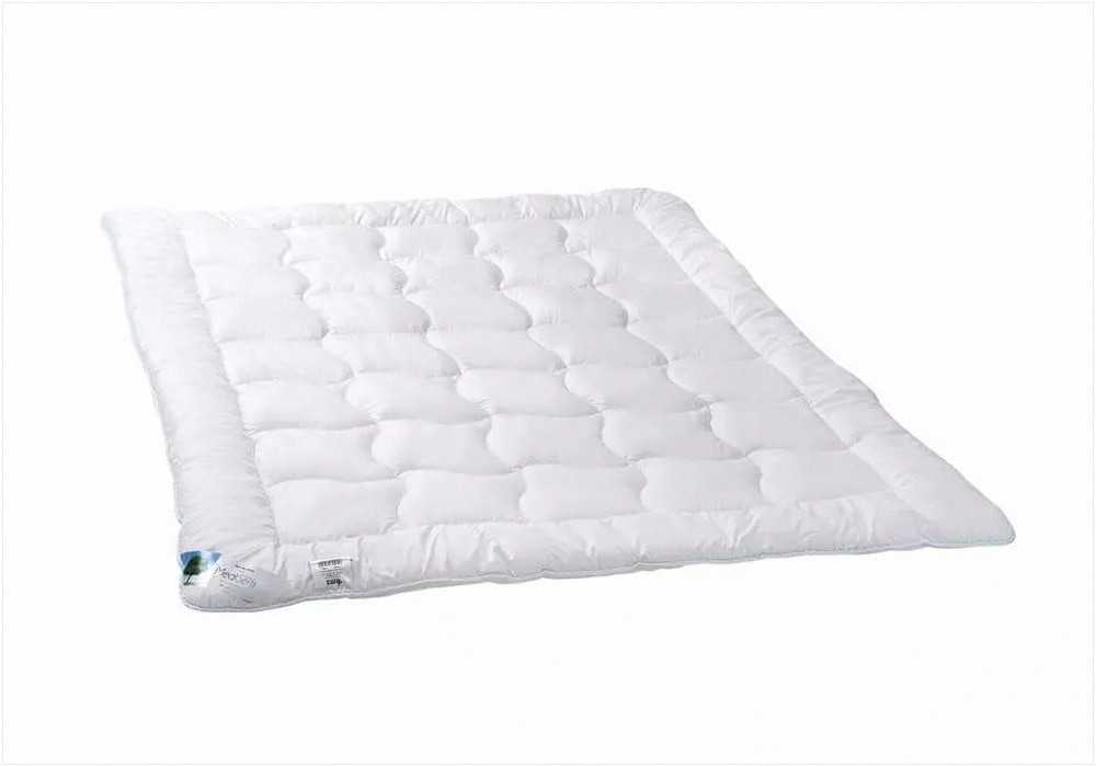 Antialerginė visasezonė antklodė 200x220 cm, 1600g balta, sergantiems astma ir alergija, PiureFill pluoštas, prancūziško mikropluošto užvalkalas, minkšta patalynė