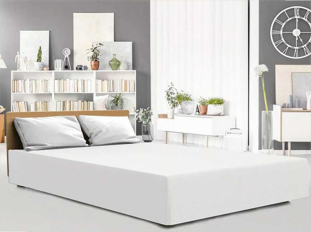 Balta paklodė su guma, džersio medvilnės ir elastano mišinys, 180x200 cm, čiužiniams iki 25 cm aukščio, elastingas kraštas, minkšta ir tampri, lengva priežiūra, nereikia lyginti, miegamojo tekstilė