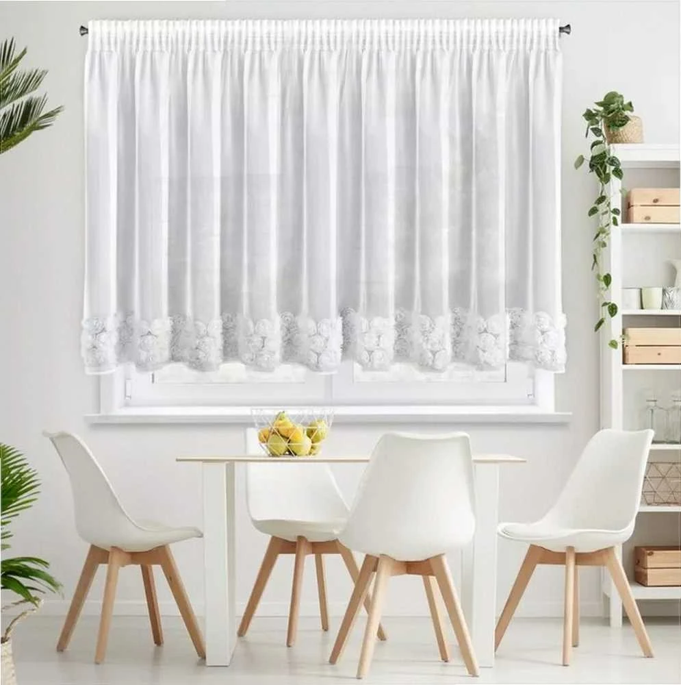 Eurofirany Balta tinklinė užuolaida su rožių rašto juostomis, 350x160 cm, paruošta kabinti, poliesterio langų danga, dekoratyvinė dieninė užuolaida, namų tekstilė