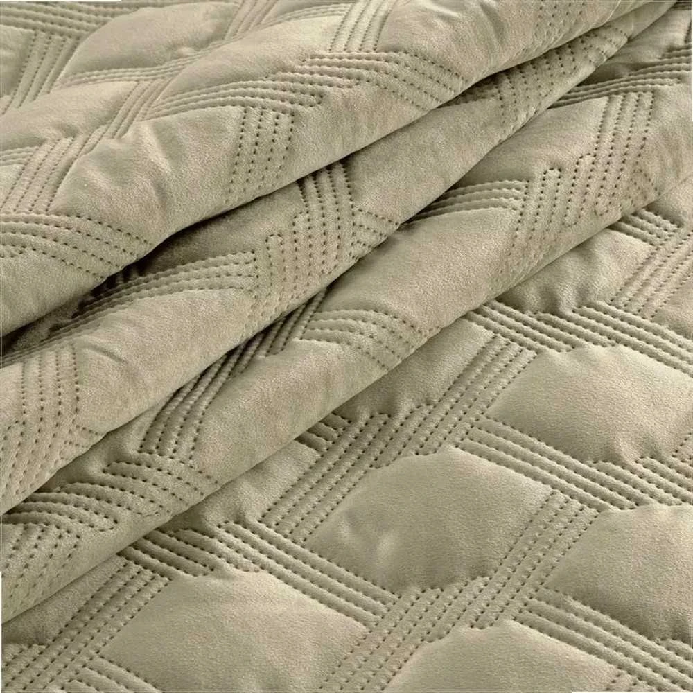 Eurofirany Dekoratyvinis pledas, 170x210 cm, veliūrinis audinys, dryžuotas raštas, hot press technika, 250 g/m² svoris, lovos užtiesalas, minkšta antklodė Lovatiesė