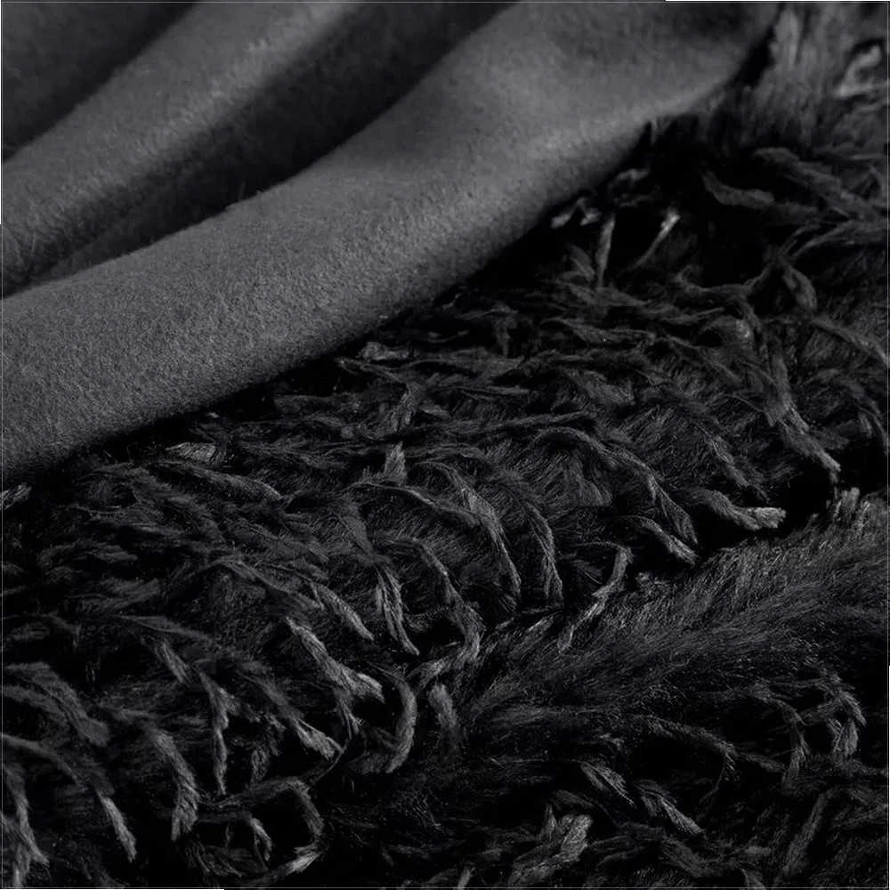 Eurofirany Dirbtinio kailio pledas, 130x170 cm, juodas pliušinis užtiesalas, 580 g/m², 100% poliesteris, jaukus lovos ar sofos užklotas, minkšta antklodė Antklodė