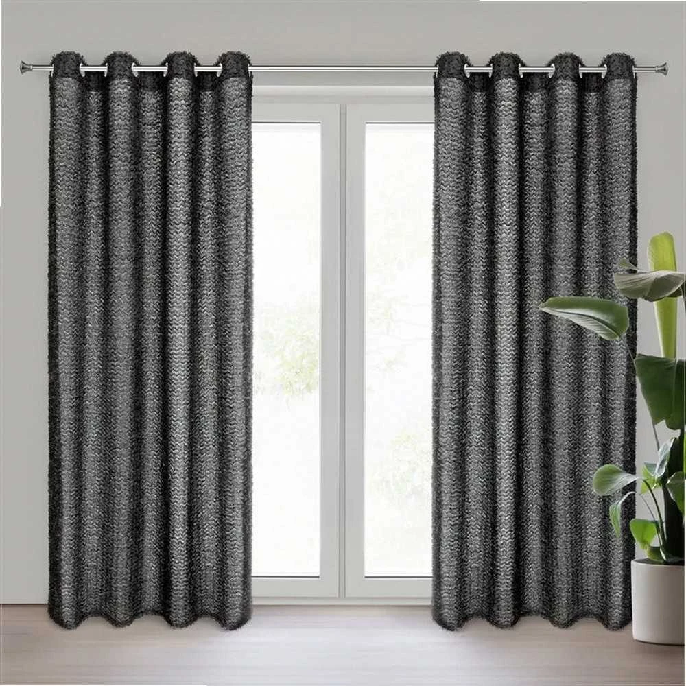 Eurofirany Juoda tekstūrinė poliesterio užuolaida su moherio siūlų aplikacija, 135x250 cm, tvirtinimas žiedais, prabangi langų dekoracija, moderni užuolaida svetainei