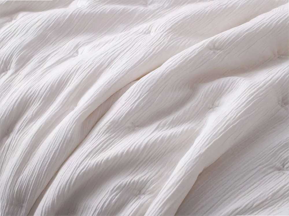 Kreminis dygsniuotas mikropluošto užtiesalas, 200x220 cm, lengvas muslino tipo audinis, komfortas ištisus metus, dekoratyvinis pledas svetainei ir miegamajam, minkšta lovatiese
