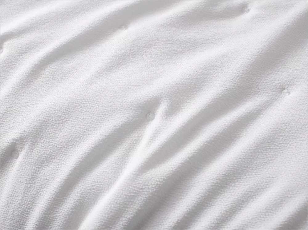 Kreminis mikropluošto dygsniuotas pledas, 240x220 cm, taškuotas dygsniavimas, lengvas užpildas, dekoratyvinė lovatiesė, minkštas užtiesalas