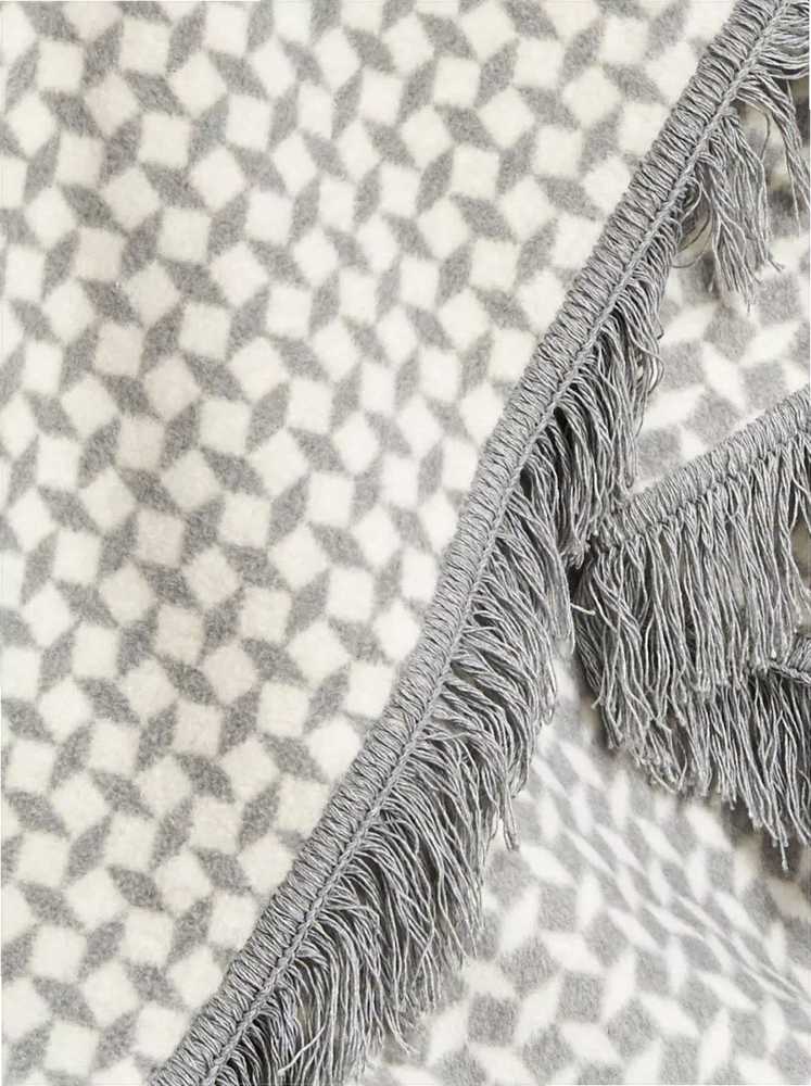Medvilninis-akrilinis pledas, 150x200 cm, šiltas ir minkštas, dvipusis, su kutais, pilkas rombų raštas, lovatiesė svetainei ir miegamajam, jauki dovana
