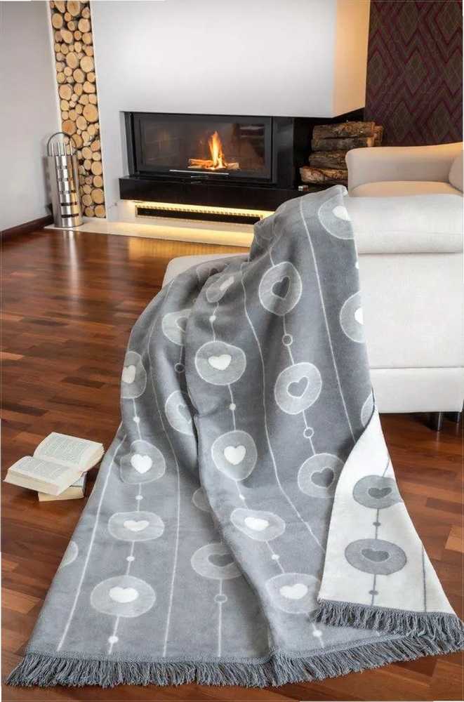 Medvilninis akrilo pledas 150x200 cm, šiltas ir minkštas dvipusis užtiesalas, pilkai baltas širdelių raštas, pledas su kutais, svetainei ir miegamajam, jauki dovana