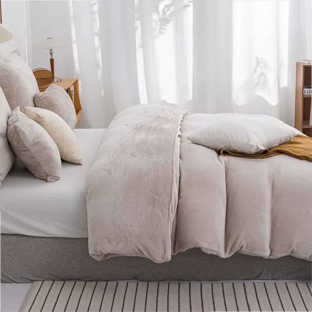 Mikropluošto patalynės komplektas 220x200 cm, jaukus pliušinio meškiuko dizainas, minkštas lengvas antklodės užvalkalas ir pagalvių užvalkalai, lengva priežiūra, skalbiama patalynė