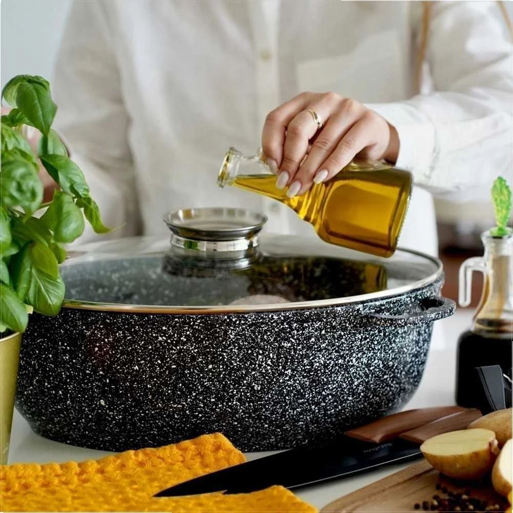 Konighoffer Ovalus keraminis troškintuvas indukcinei viryklei, 8 l talpa, stiklinis dangtis su aromatizatoriumi, neprisvylanti akmens apdaila, didelis šeimyninis puodas troškinimui