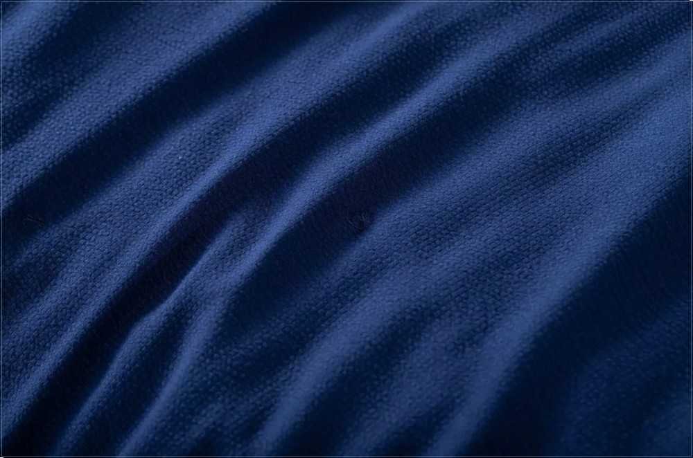 Safyro mėlynos spalvos mikropluošto dygsniuotas lovos užtiesalas 240x220 cm, minkšta jauki lovatiesė, dekoratyvinis pledas sofai ir miegamajam, namų tekstilė
