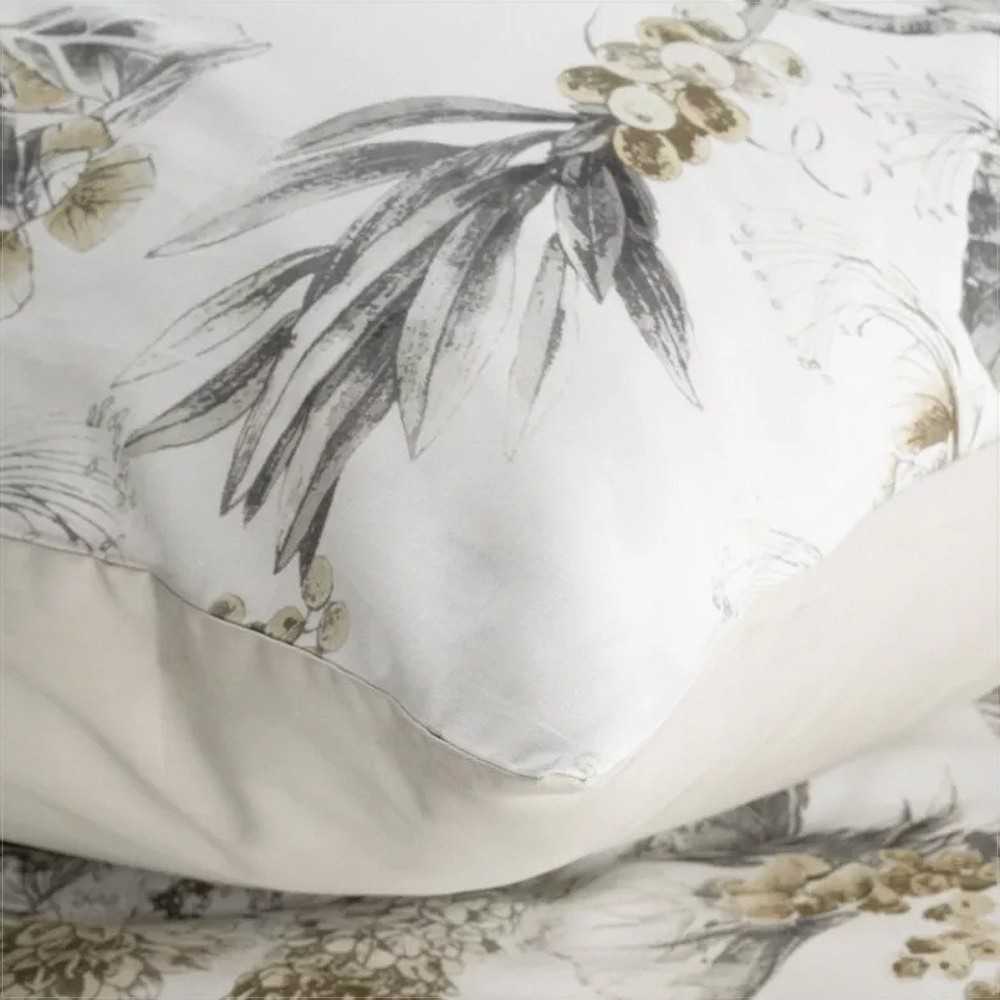 Eurofirany Satininis patalynės komplektas 160x200 cm, gėlėta medvilninė patalynė, balta ir smėlio spalvos patalynė, minkštas patalynės komplektas, pavasarinė patalynė, 2 pagalvių užvalkalai, miegamojo tekstilė