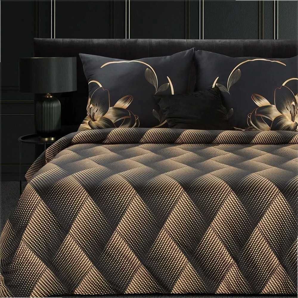 Eurofirany Satino patalynės komplektas 160x200 cm, juodos ir auksinės spalvos lapų geometrinis raštas, skaitmeninė spauda, 3 dalių rinkinys, užtrauktuku užsegami užvalkalai, medvilninė patalynė Patalynė