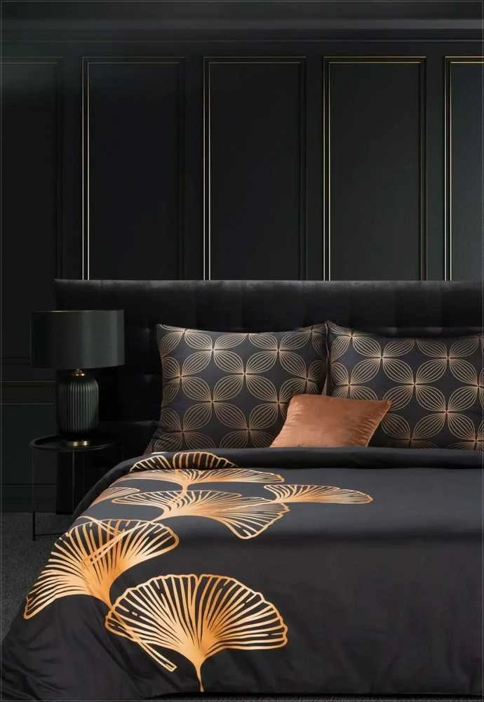 Eurofirany Satino patalynės komplektas 160x200 cm, geometrinis juodos ir auksinės spalvos lapų raštas, skaitmeninė spauda, 3 dalių rinkinys, užtraukiamas antklodės užvalkalas ir pagalvės, medvilnė miegamajam Patalynė
