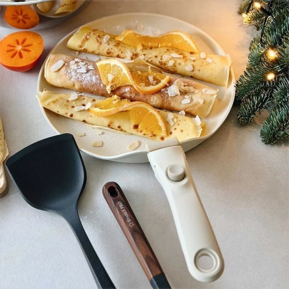 Starke Pro Indukcinė blynų keptuvė 26 cm su nuimama soft-touch rankena, kreminės spalvos neprisvylanti keptuvė lietiniams, keptuvė nuimama rankena, 26 cm neprisvylanti blynų keptuvė, virtuvės indai blynams