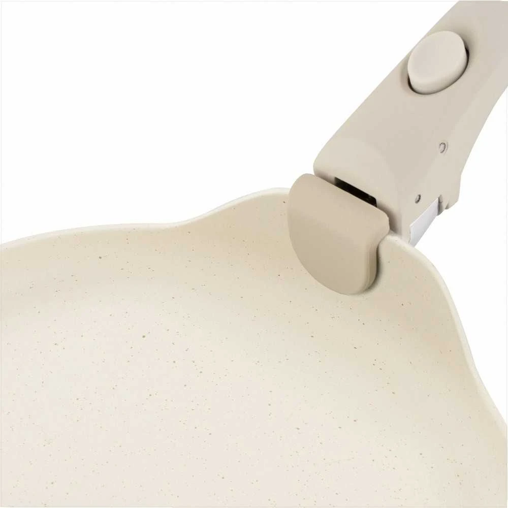 Starke Pro Indukcinė blynų keptuvė 26 cm su nuimama soft-touch rankena, kreminės spalvos neprisvylanti keptuvė lietiniams, keptuvė nuimama rankena, 26 cm neprisvylanti blynų keptuvė, virtuvės indai blynams
