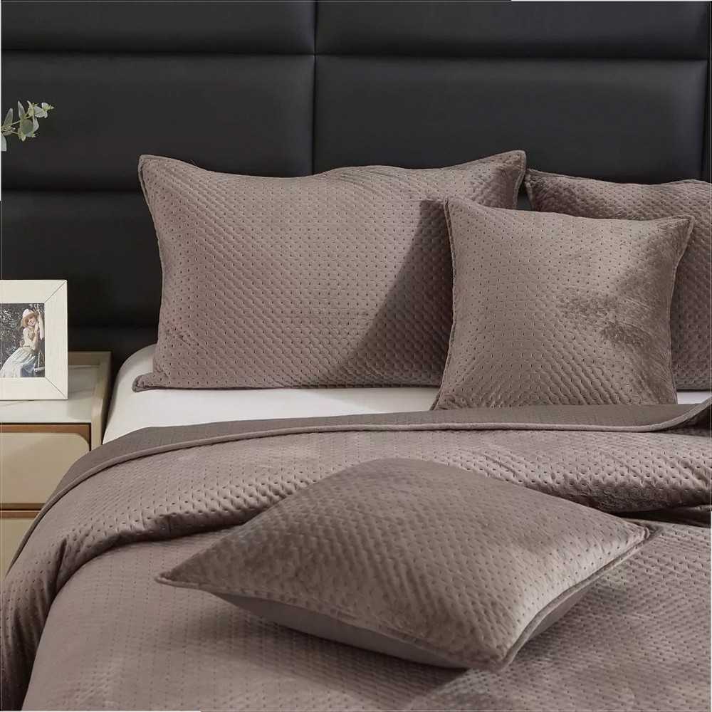Veliūrinė lovatiesė, geometrinis kryželių raštas, 240x260 cm, poliesterio užtiesalas lovai ar sofai, dekoratyvinis užklotas, miegamojo tekstilė