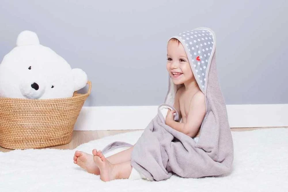 Babytolove Bambukinis kūdikio rankšluostis - baltos žvaigždės